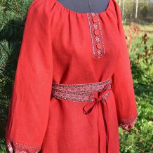Платье из красного льна с узорной тканью Любомила